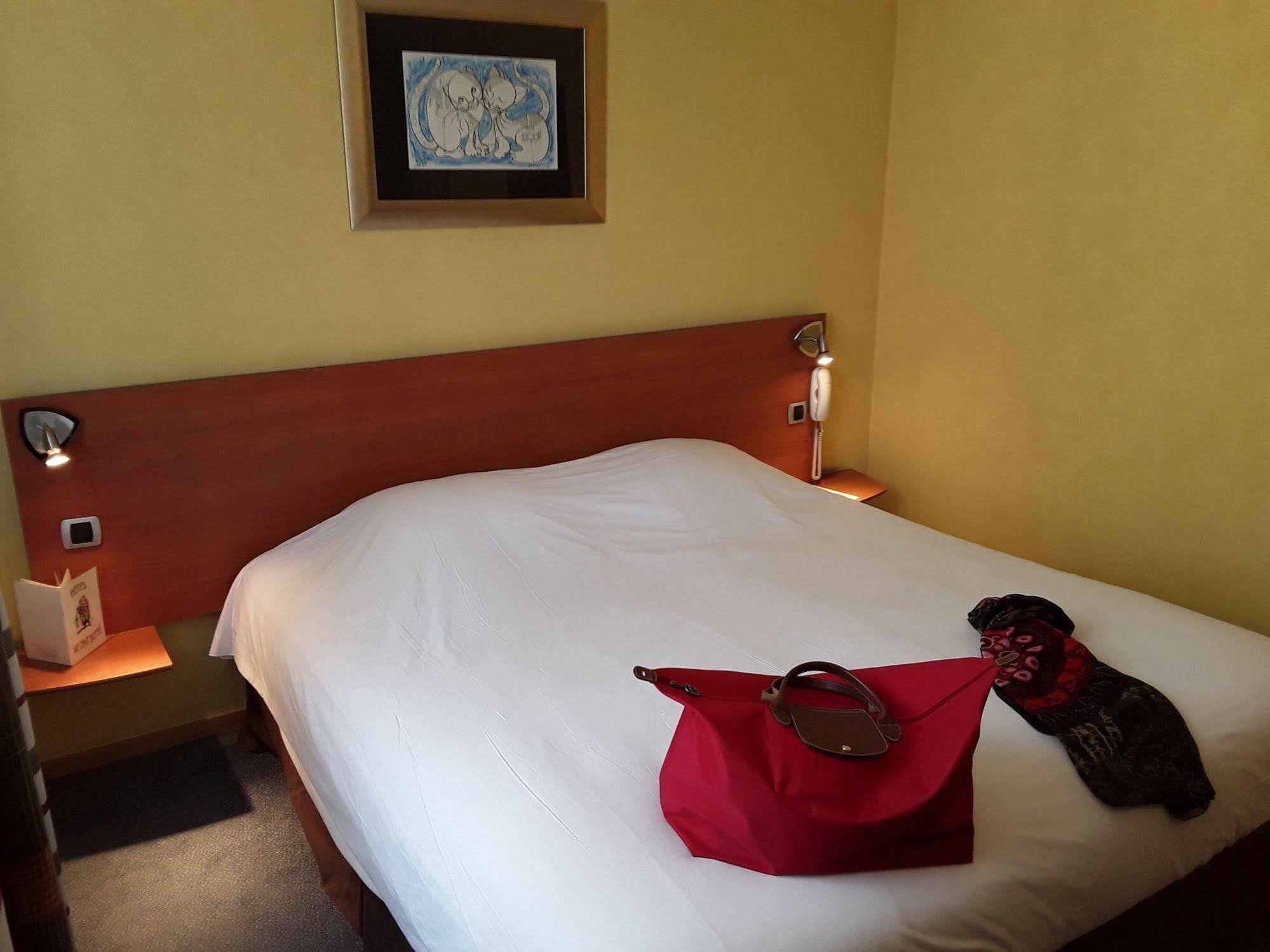 In Situ Hotel Valenciennes Esterno foto